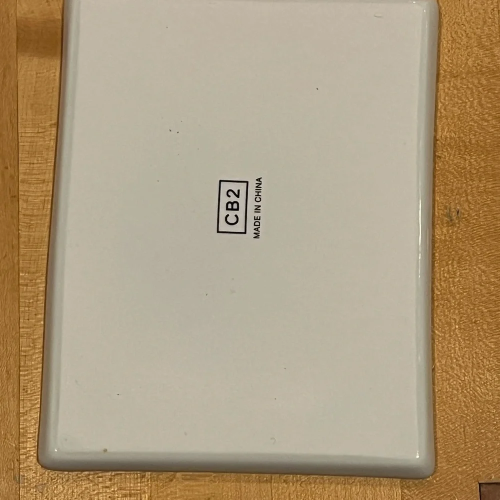 Set of 4 CB2 OLIVER Appetizer Plates, Plain White - Picture 3 of 6